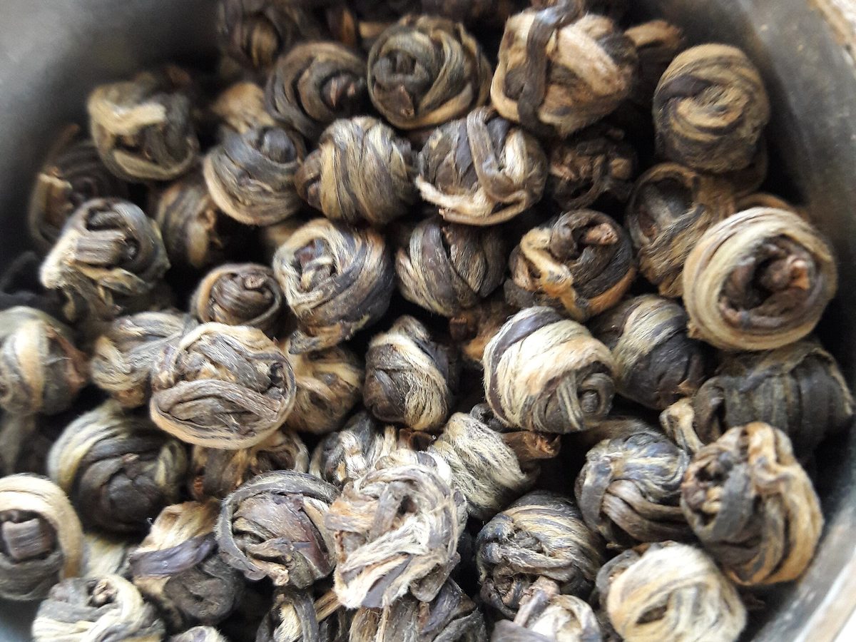 Aged Oolong tea — loose leaves